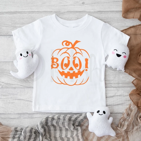 Biała-koszulka-dziecięca-na-halloween-dynia-boo.webp