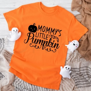 Pomarańczowa-koszulka-dziecięca-na-halloween-mommys-pumpkin.webp