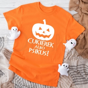 Pomarańczowa-koszulka-dziecięca-na-halloween-cukierek-albo-psikus-świecący-nadruk.webp