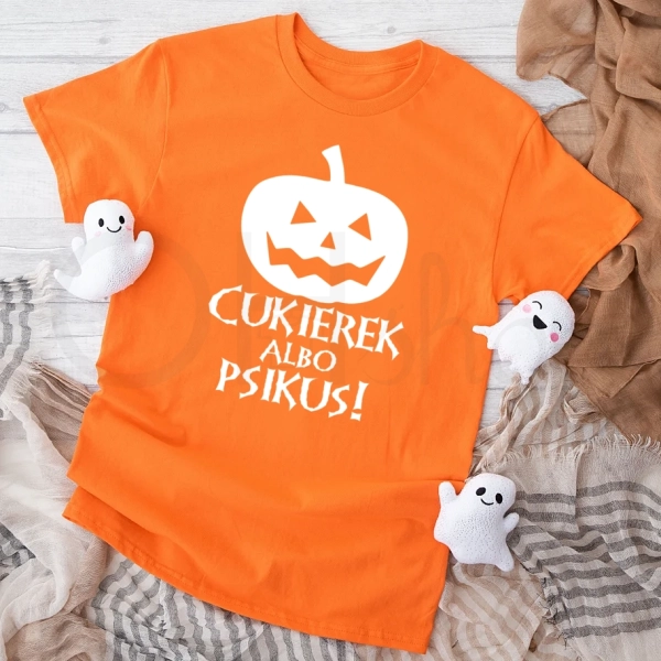 Pomarańczowa-koszulka-dziecięca-na-halloween-cukierek-albo-psikus-świecący-nadruk.webp