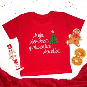 Czerwona-koszulka-dziecięca-moja-pierwsza-gwiazdka-z-imieniem.webp