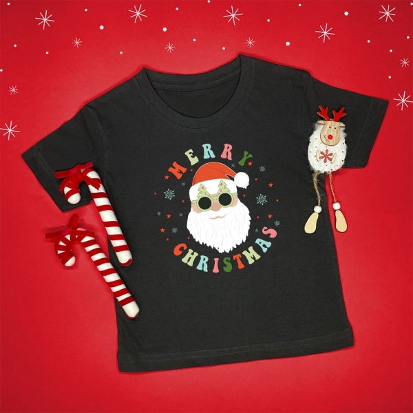 Czarna-koszulka-dziecięca-merry-christmas-Mikołaj.webp