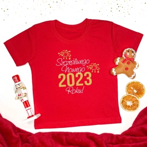Czerwona-koszulka-dziecięca-szczęśliwego-nowego-roku.webp