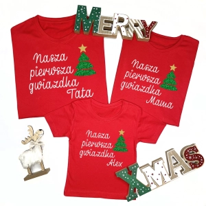 Czerwone-koszulki-komplet-rodzinny-nasza-pierwsza-gwiazdka-z-imieniem-dziecka.webp