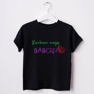 Czarna-koszulka-dziecięca-kocham-babcię.webp