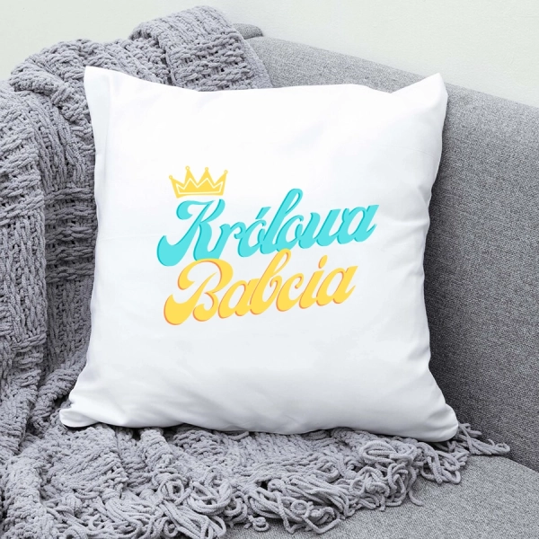 Poduszka-biała-z-nadrukiem-królowa-babcia-z-koroną.webp