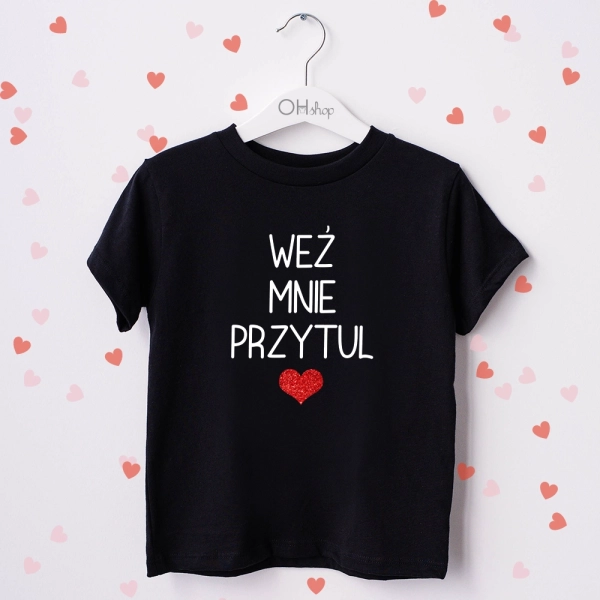 Czarna-koszulka-dziecięca-wez-mnie-przytul.webp
