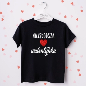 Czarna-koszulka-dziecięca-najsłodsza-walentynka.webp