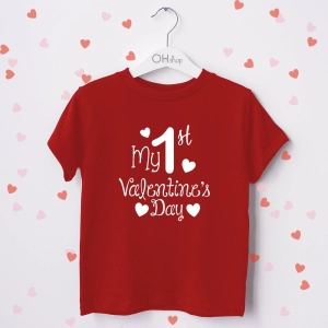 Czerwona-koszulka-dziecięca-my-first-valentines-day.webp