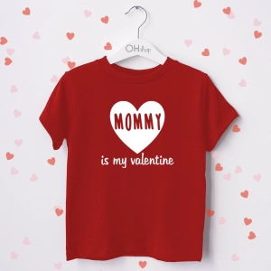 Czerwona-koszulka-dziecięca-mommy-my-valentine.webp