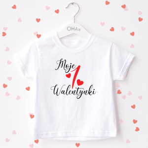 Biała-koszulka-dziecięca-pierwsze-walentynki.png