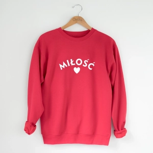Czerwona-bluza-miłość-2.webp
