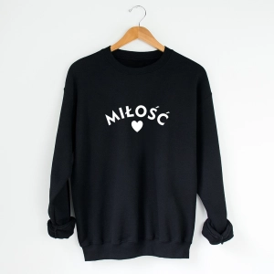 Czarna-bluza-miłość-2.webp