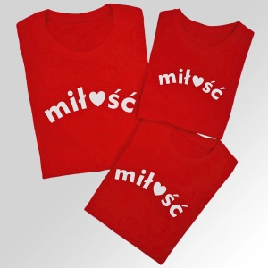 Komplet-czerwonych-koszulek-dla-rodziny-miłość.webp