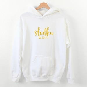 Biała-bluza-z-kapturem-słodka-złoty-nadruk.webp