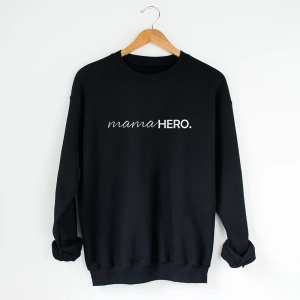 Czarna-bluza-mama-hero.webp