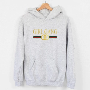 Szara-bluza-z-kapturem-girl-gang.webp