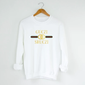 Biała-bluza-guczi-sruczi.webp