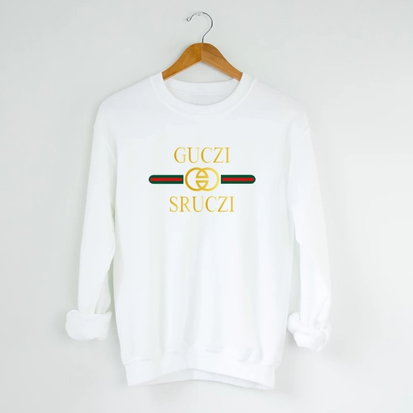 Biała-bluza-guczi-sruczi.webp