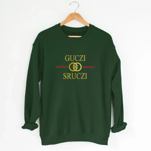 Zielona-bluza-guczi-sruczi.webp