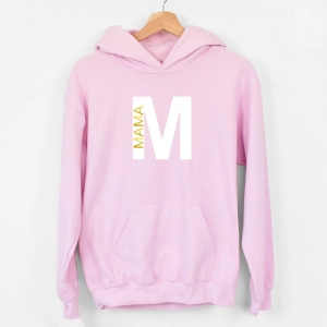Różowa-bluza-kangurka-mama-litera.webp