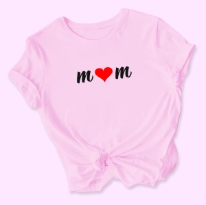 Różowa-koszulka-damska-2023-momzsercem.webp