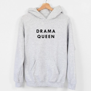 Szara-bluza-kangurka-drama-queen.webp