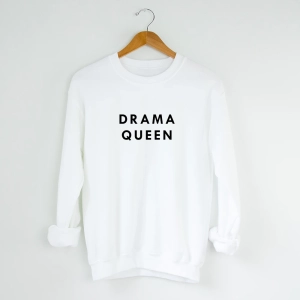 Biała-bluza-drama-queen.webp