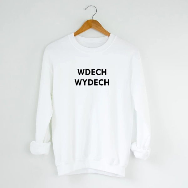 Biała-bluza-wdech-wydech.webp