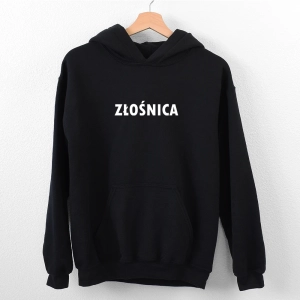 Czarna-bluza-damska-z-kapturem-złośnica.webp