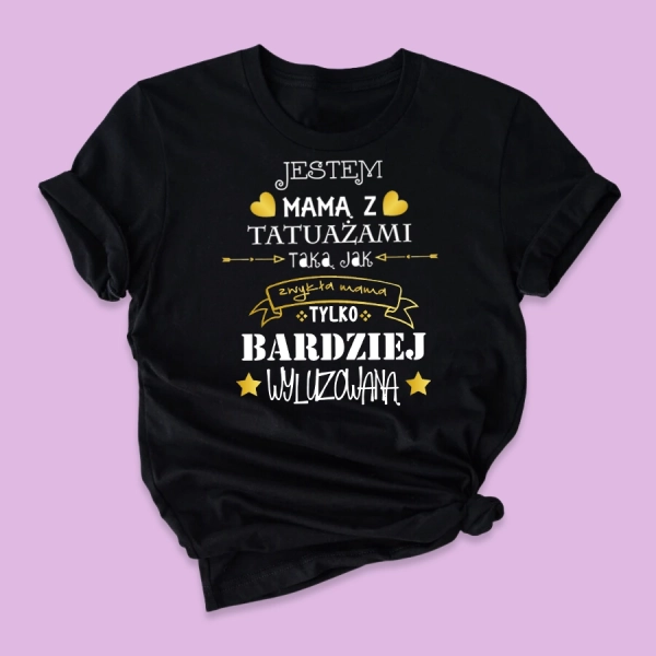 Czarna-koszulka-damska-2023-mamatatuaże.webp