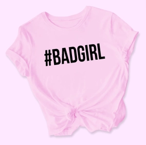 Różowa-koszulka-damska-2023-#badgirl.webp