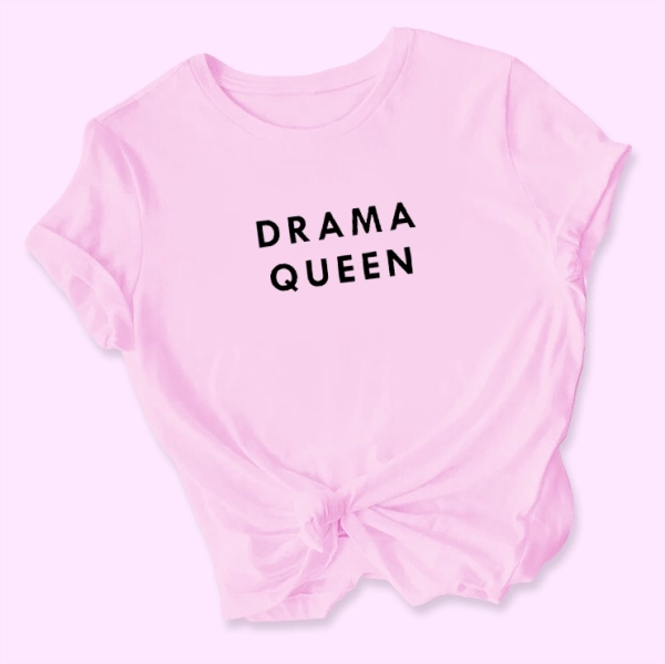 Różowa-koszulka-damska-2023-dramaqueen.webp