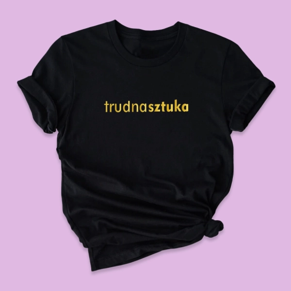 Czarna-koszulka-damska-2023-trudnasztuka.webp