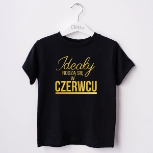 Czarna-koszulka-dziecięca-ideały.webp