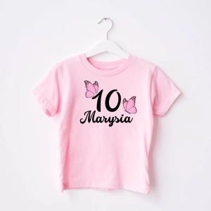 Rozowa-koszulka-dziecięca-imię-motyl.webp