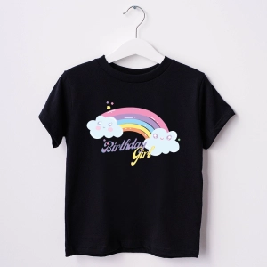 Czarna-koszulka-dziecięca-tęcza.webp