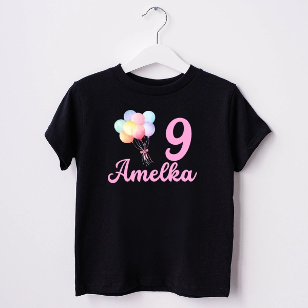 Czarna-koszulka-dziecięca-pastelowe-balony.webp