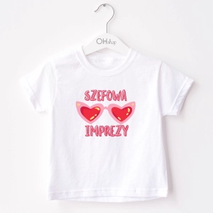 Biała-koszulka-dziecięca-szefowa-okulary.webp
