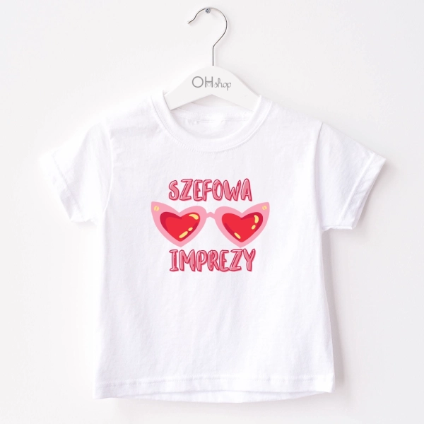 Biała-koszulka-dziecięca-szefowa-okulary.webp