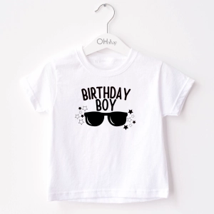Biała-koszulka-dziecięca-birthdayboy-okulary.webp