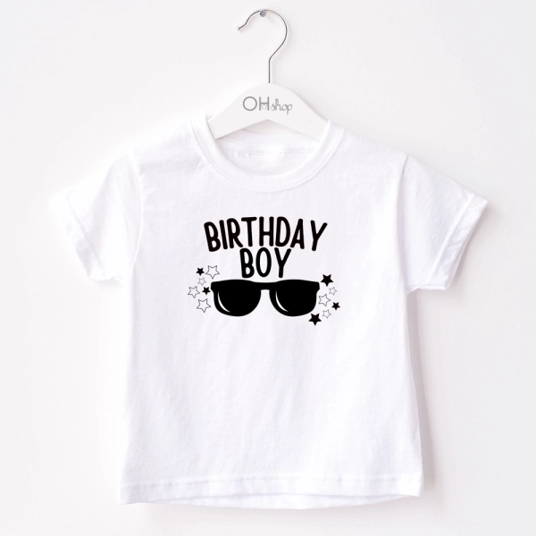 Biała-koszulka-dziecięca-birthdayboy-okulary.webp