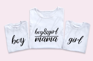 Boy-and-girl-mama-białe-koszulki-dla-mamy-i-dwójki-dzieci.webp