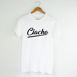 Biała-koszulka-z-nadrukiem-ciacho.webp