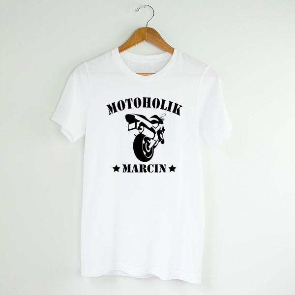 Biała-koszulka-motoholik-z-imieniem.webp
