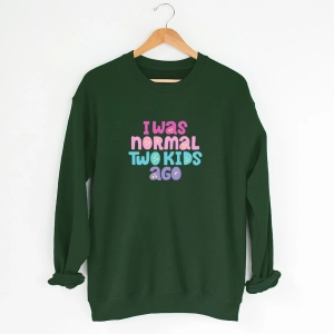 zielona-bluza-bezkaptura-iwasnormal.webp