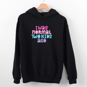 czarna-damskie-z-kapturem-iwasnormal.webp