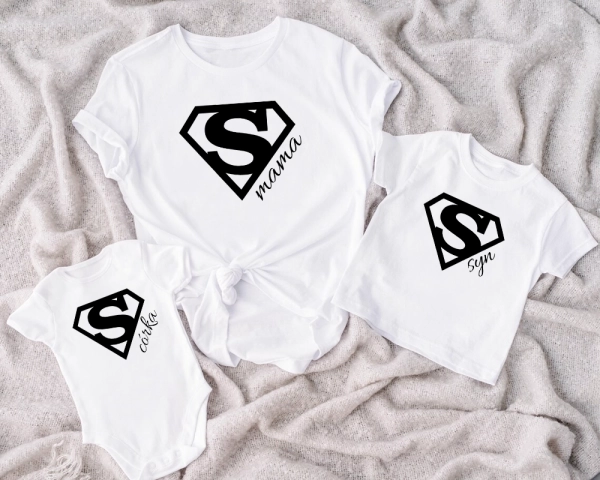 Biały-komplet-mama-i-2-dzieci-superman.webp
