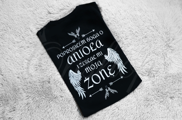 Czarna-koszulka-męska-poprosiłem-o-anioła.webp