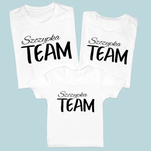 Białe-koszulki-komplet-team-nazwisko.webp